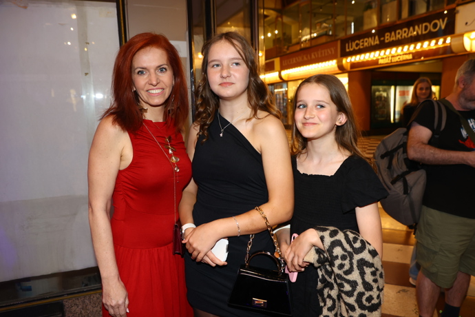 FOTO: Nora Fridrichová vytáhla na premiéru dcery.