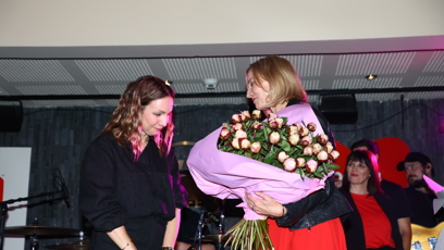 FOTO: Veronika Arichteva dostala pugéty květin.