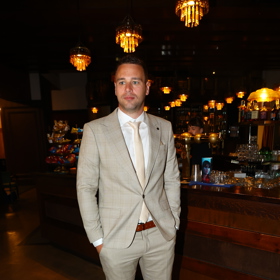 Dominik Mony na premiéře minisérie Monyová.