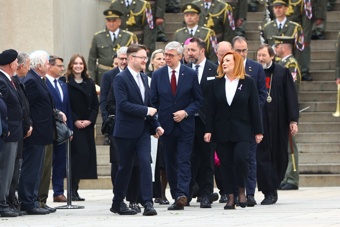 FOTO: Pokládání věnců na Vítkově. – stránka 23