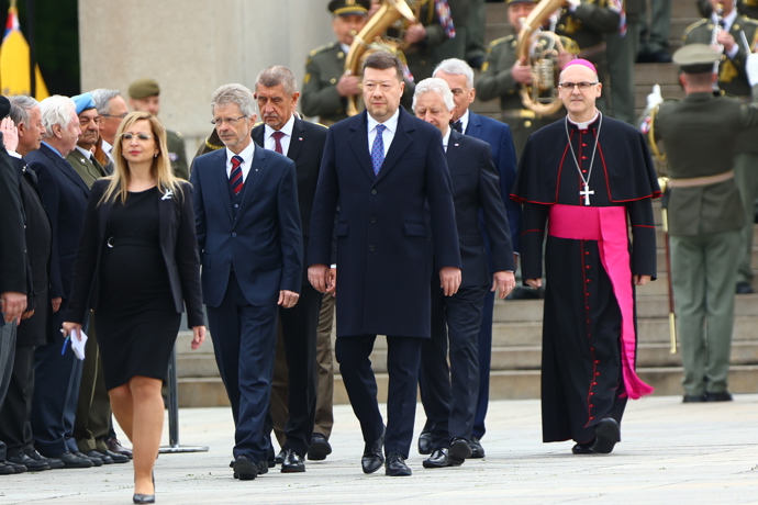 FOTO: Pokládání věnců na Vítkově. – stránka 16