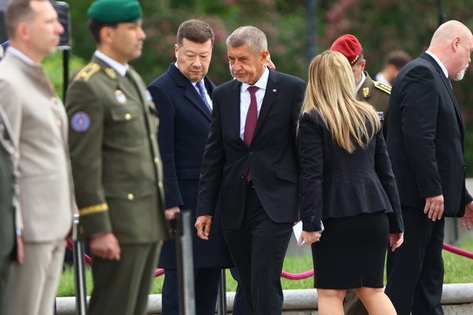 FOTO: Premiér Andrej Babiš. – stránka 15