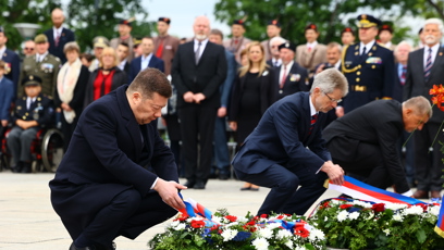 FOTO: Pokládání věnců na Vítkově.