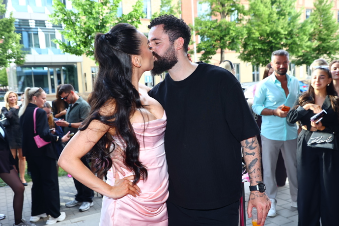 FOTO: Láska mezi Veronicou Biasiol a Matějem Dejdarem je nepopiratelná. – stránka 18
