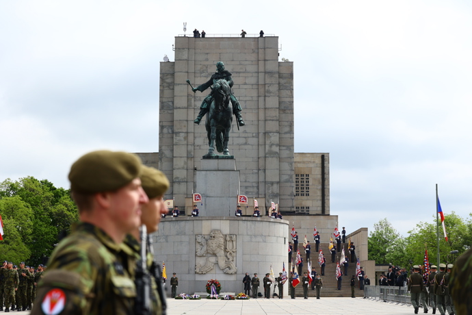FOTO: Pokládání věnců na Vítkově. – stránka 4