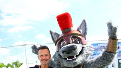 FOTO: Maskot nemohl chybět.