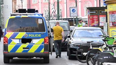 FOTO: Policie vyšetřovala nabourané auto Václava Klause.