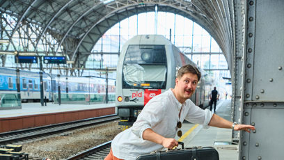 FOTO: Alex Kolva na nádraží.