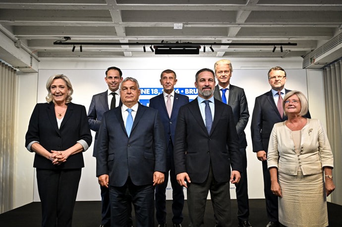 FOTO: Andrej Babiš se v Bruselu kromě samotných jednání Evropské rady zúčastnil také zasedání europarlamentní skupiny Patrioti pro Evropu, jejímž členem je i jeho vládní strana ANO.