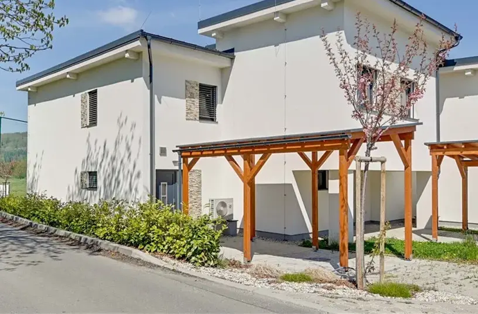 FOTO: Dům Ondřeje Brzobohatého v Čeladné, který nesl jméno Villa Daniela, je na prodej. – stránka 2