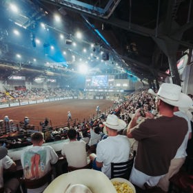 Čeští fotbalisté vyměnili kopačky za kovbojské klobouky a vyrazili na tradiční americké rodeo.