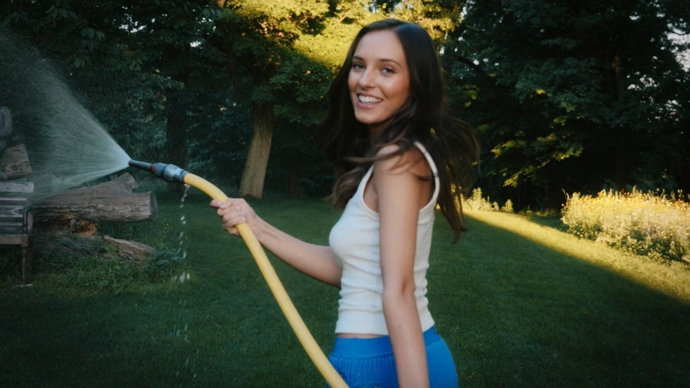FOTO: Nový videoklip I Could Be Mine nabízí dechberoucí vizuální podívanou.