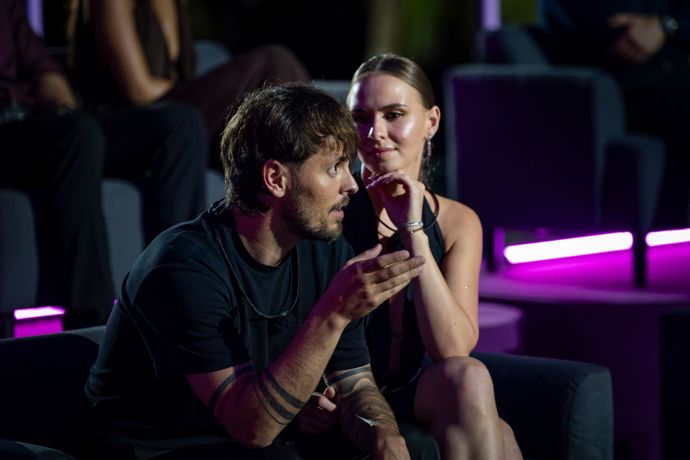 FOTO: Vális po boku Adély  v reality show Are You The One?. – stránka 25