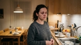 Alice (40): Syn si hrál na mobilu mého muže. Jeho nevinná odpověď na cizí zprávu mi zničila manželství