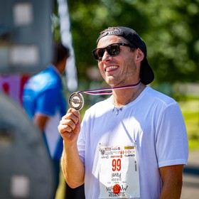 Pavel Callta v cíli brněnského maratonu zářil štěstím.