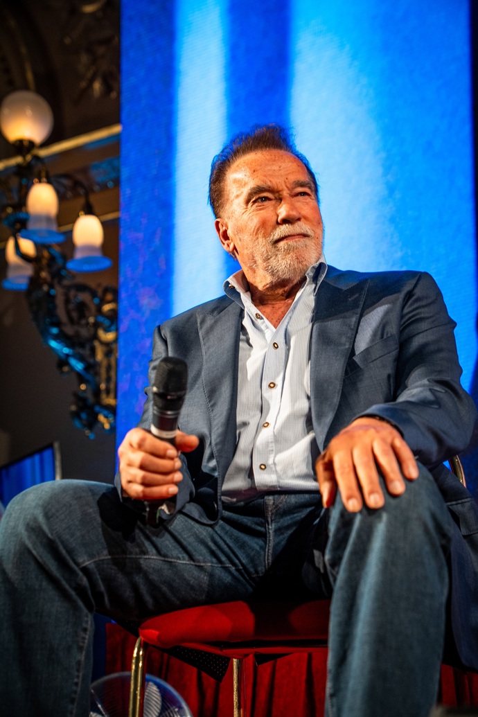 FOTO: Arnold Schwarzenegger – stránka 13