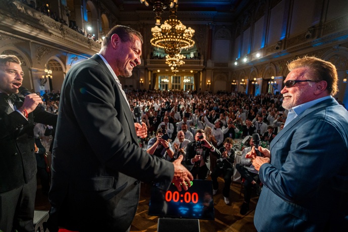 FOTO: Arnold Schwarzenegger – stránka 10