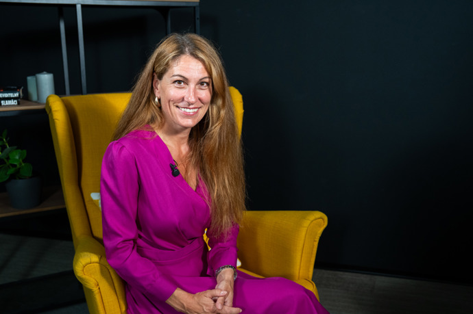 FOTO: Extra host Eva Decroi 02 – stránka 3