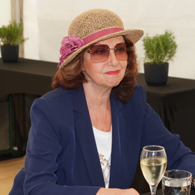 Moderátorka Saskia Burešová slaví 80. let.