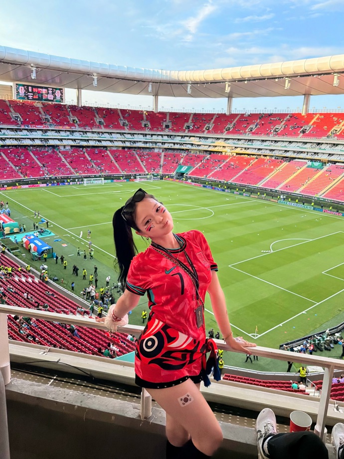 FOTO: Influencerka Ino Cat na World Cup. – stránka 4