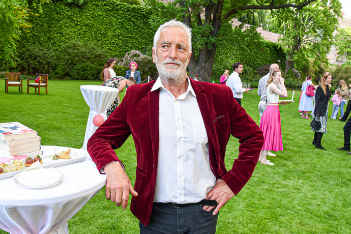 FOTO: Herec Tomáš Hanák se společnosti spíše vyhýbá. – stránka 1