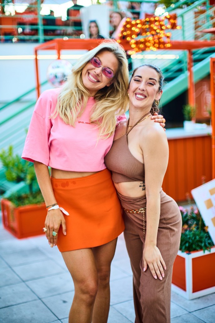 FOTO: Bára ze Survivoru a Marta z Bacheloru. – stránka 6