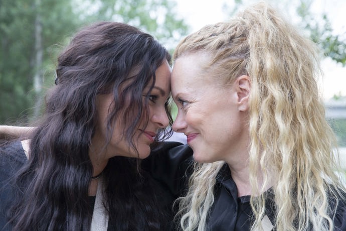 FOTO: Jitka Čvančarová spolu s Lindou Rybovou během natáčení nového filmu. – stránka 3