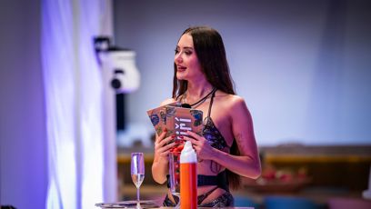 FOTO: Marie Rosecká na vile zaujala téměř všechny muže.
