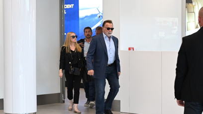 FOTO: Arnold Schwarzenegger přiletěl do Česka.