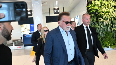 FOTO: Arnold Schwarzenegger přiletěl do Česka.