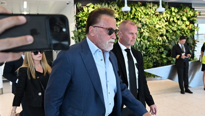 FOTO: Arnold Schwarzenegger na pražském letišti.