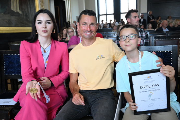 FOTO: Dobrou věc přišel podpořit i Jiří Ježek. – stránka 23