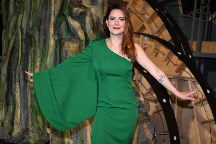 FOTO: Ivana Korlová v šatech od Martiny Pipkové Loudové. – stránka 2