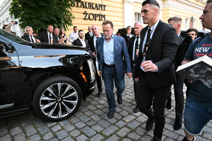 FOTO: Arnold na Žofíně mezi fanoušky. – stránka 2