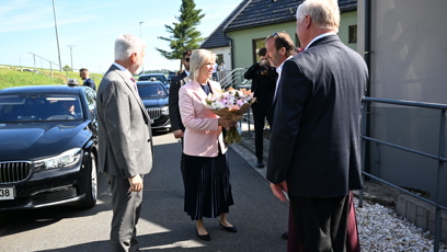 FOTO: Eva Pavlová dostala květiny.