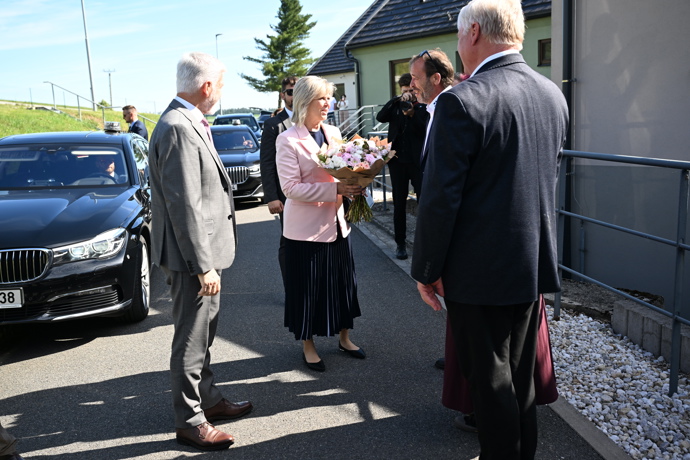 FOTO: Eva Pavlová dostala květiny. – stránka 18