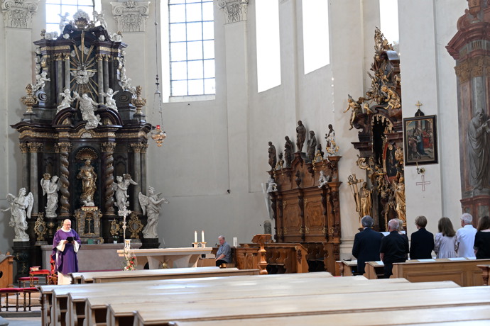 FOTO: Kostel byl téměř prázdný. – stránka 7