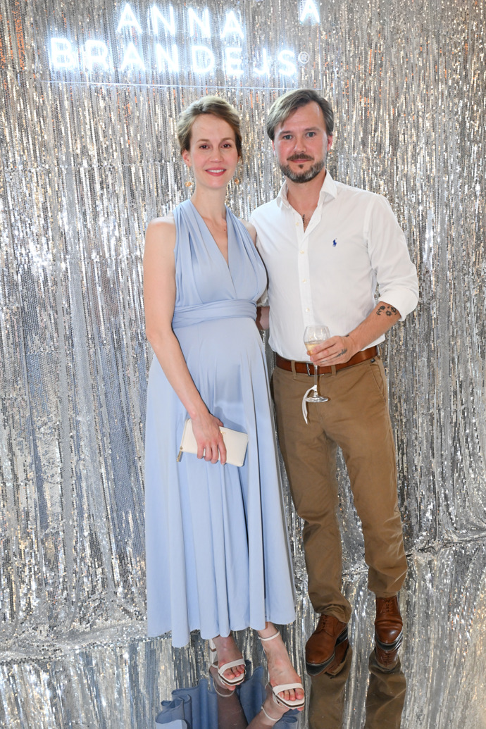FOTO: Barbora Mudrová dorazila s manželem. – stránka 5