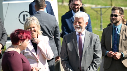 FOTO: Petr Pavel a Eva Pavlová se usmívali.