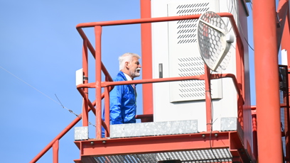 FOTO: Petr Pavel nastupuje do výtahu.