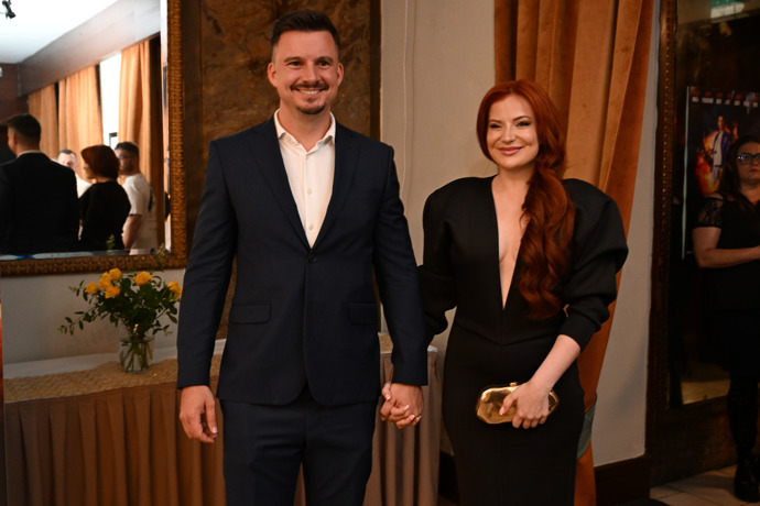 FOTO: Herečka Kateřina Bláhová s partnerem. – stránka 20