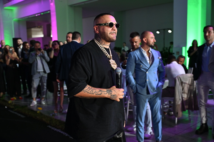 FOTO: O hudební vystoupení na Fashion Night Brno se postaral Rytmus. – stránka 81