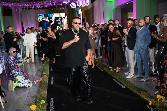 FOTO: O hudební vystoupení na Fashion Night Brno se postaral Rytmus. – stránka 79