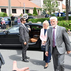 Petr Pavel a Eva Pavlová navštívili diecézní centrum v Osové Bítyšce.