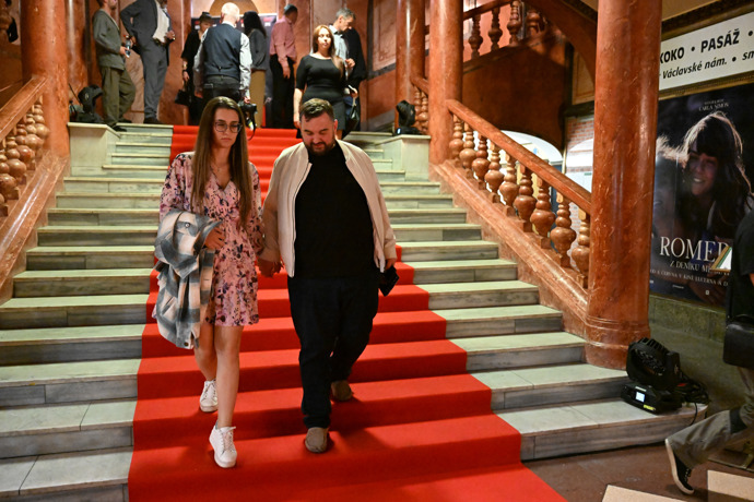 FOTO: Tomáš Magnusek s partnerkou. – stránka 6
