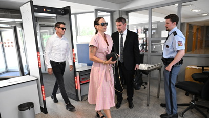 FOTO: Agáta Hanychová dorazila k soudu po boku svého muže Mirka Dopity.