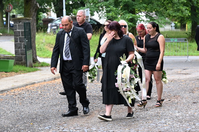 FOTO: Poslední rozloučení s Bárou Tlučhořovou. – stránka 60