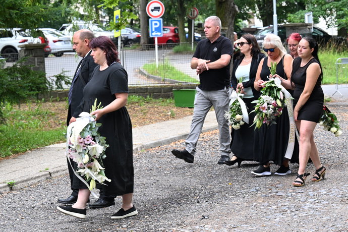 FOTO: Poslední rozloučení s Bárou Tlučhořovou. – stránka 59