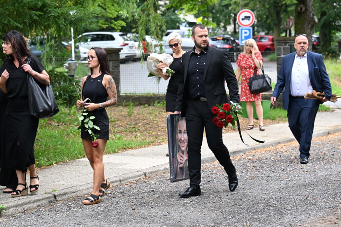 FOTO: Poslední rozloučení s Bárou Tlučhořovou. – stránka 54