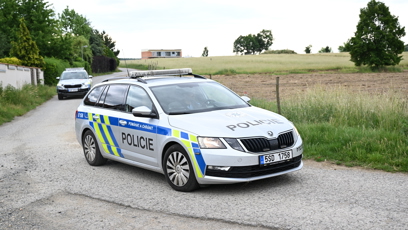 FOTO: Policejní manévry před domem Karlose Vémoly.